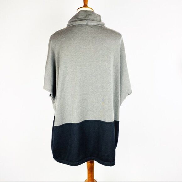 Neiman Marcus Oversized Short Sleeve Grey/Black Sweater Size XS - Picture 3 of 7